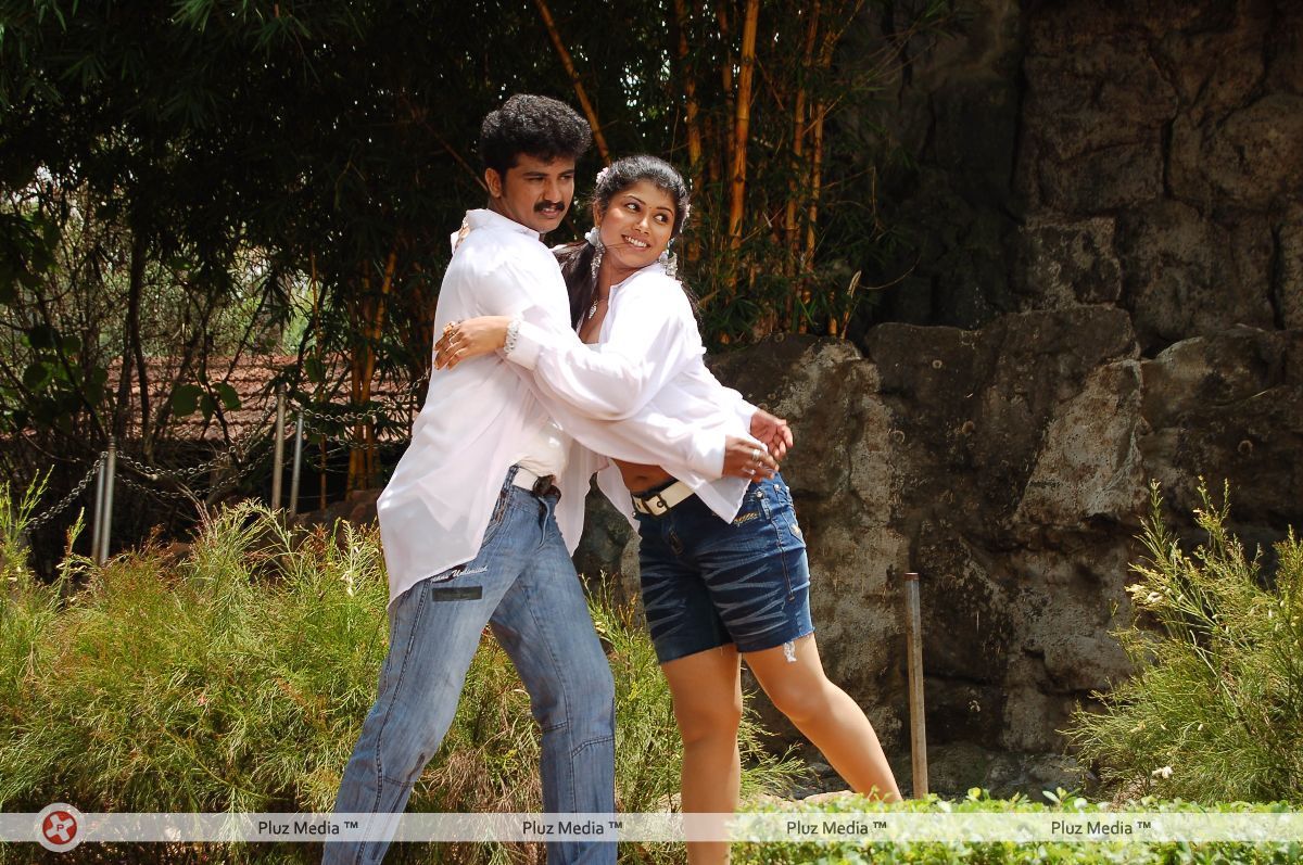 Vazhi Vidu Kanne Vazhi Vidu Movie Hot Stills | Picture 110102